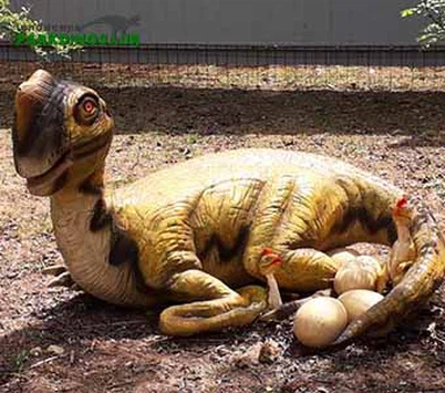 Styttan af skógarrisaeðlum